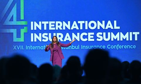 4. Uluslararası Sigorta Zirvesi'nde Dijital Gelecek Ele Alındı