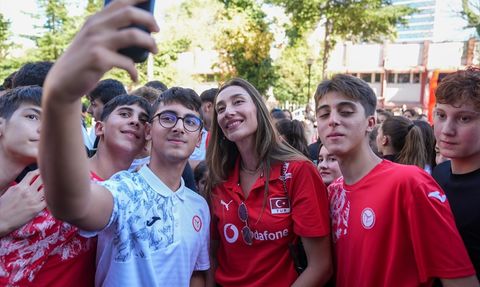 A Milli Kadın Voleybol Takımı, Gümüş Madalya ile Döndü