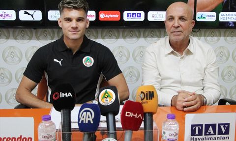 Alanyaspor, Ianis Hagi ile İki Yıllık Sözleşme İmzaladı