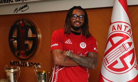 Antalyaspor, Samuel Ballet'i Kadrosuna Kattı