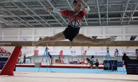 Artistik Cimnastik Türkiye Şampiyonası Antalya'da Start Aldı