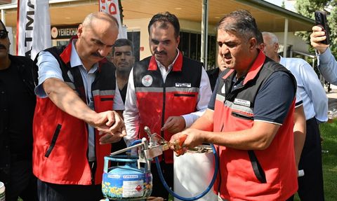 Batman'da Arıcılara Parazitlerle Mücadele İçin Ekipman Desteği Sağlandı