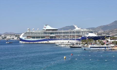 Bodrum'a 1809 Yolcu Getiren Marella Discovery 2 Kruvaziyeri