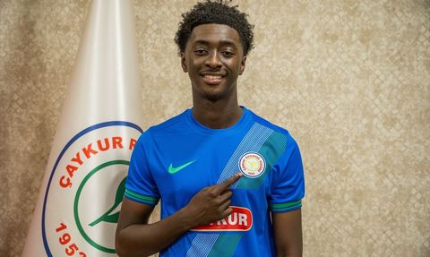 Çaykur Rizespor Jesurun Rak-Sakyi'yi Kadrosuna Kattı