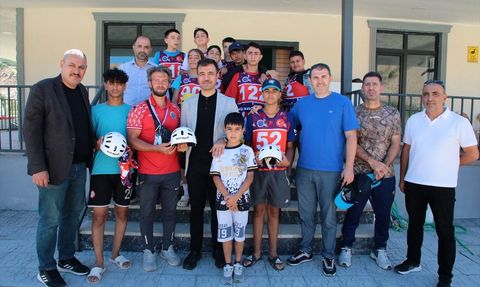 Erzincan'da Akarsu Kano Slalom Türkiye Kupası Başladı