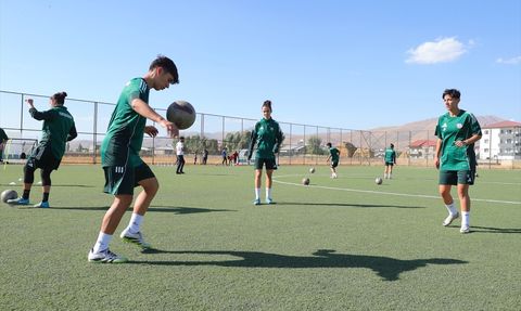 Hakkari'den İki Takım, Turkcell Kadın Futbol Süper Ligi'nde Mücadele Edecek