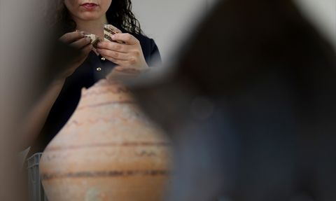 İzmir'deki Smyrna Höyüğü Kazıları Devam Ediyor