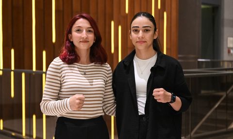 Muay Thai Kız Kardeşler Avrupa Şampiyonası'nda Altın Madalya Peşinde