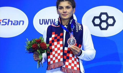 Nesrin Baş, Dünya Güreş Şampiyonası'nda Gümüş Madalya Kazandı