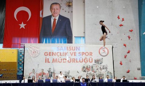 Samsun'da Trampolin Cimnastik Kulüpler Arası Türkiye Şampiyonası Başladı