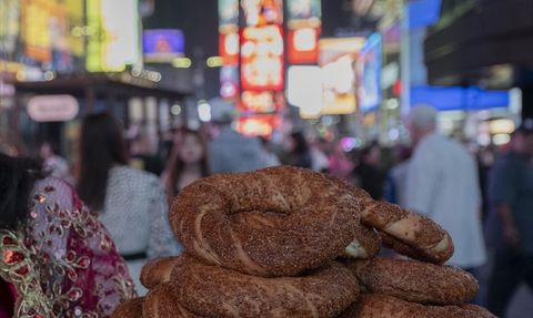 Times Meydanı'nda Türk Simidi ve Çayı İle Anadolu Rüzgarı