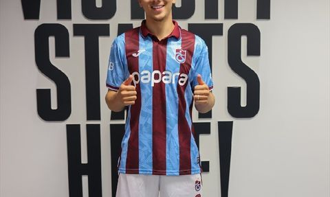 Trabzonspor, Faslı Futbolcu Bouchouari'yi Transfer Etti