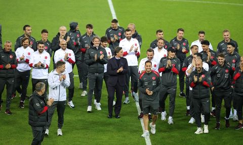 A Milli Takım Kocaeli Stadyumu'nda Yürüyüş Gerçekleştirdi