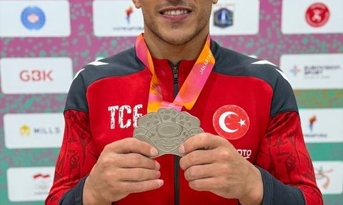 Adem Asil Dünya 2'ncisi Oldu