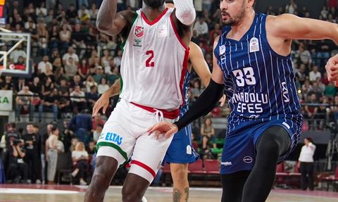 Anadolu Efes, Karşıyaka’yı Mağlup Etti