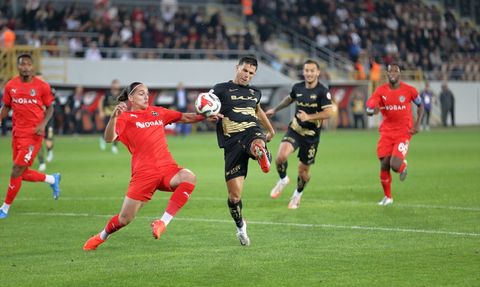 Arca Çorum FK, Manisa FK'yi 3-1 Mağlup Etti
