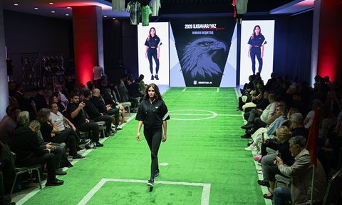 Beşiktaş'ın 2026 İlkbahar-Yaz Koleksiyonu Tanıtıldı