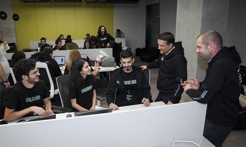 Bilişim Vadisi Genel Müdürü Erkam Tüzgen Hackathon'u Ziyaret Etti