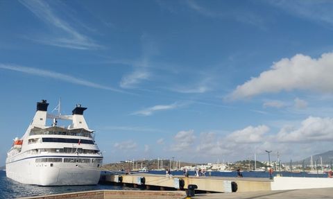Bodrum'a Gelen 'Star Legend' Kruvaziyeri 271 Yolcu Getirdi