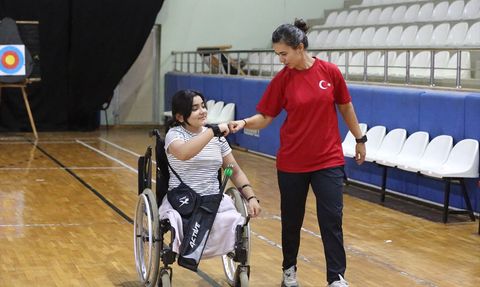 Depremden Sonra Hedefi Şampiyonluk Olan Feyza Nur Yakar