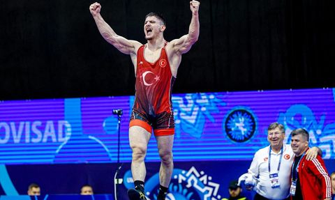 Dünya 23 Yaş Altı Güreş Şampiyonası'nda İki Madalya