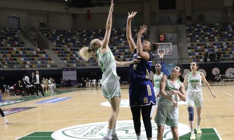 Fenerbahçe Opet Kocaeli'yi Geçti