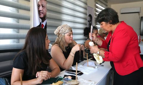 Hatay'da Afetzede Sanatçılar El Sanatlarıyla Yeteneklerini Geliştiriyor
