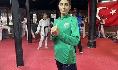 Hatice Kübra İlgün, Dünya Tekvando Şampiyonası için hazırlıklarını sürdürüyor