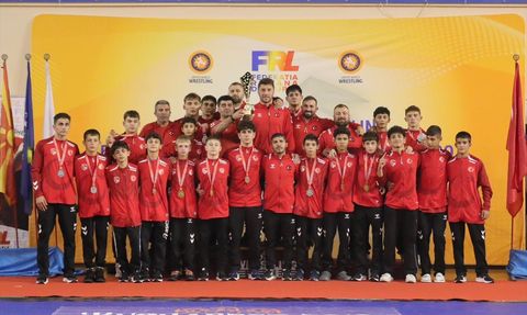 Milli Güreşçiler Balkan Şampiyonası'nda 38 Madalya Kazandı