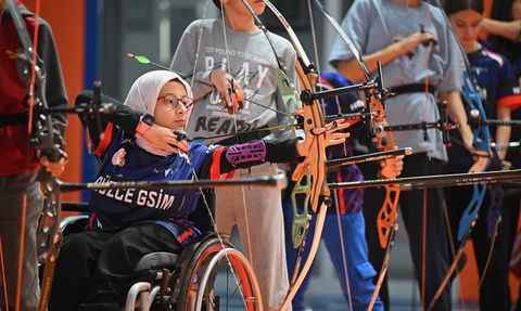 Okçulukta Hedef Büyüten Asuman Coşkun