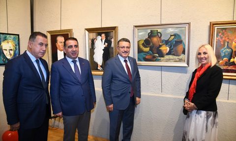 Trabzon'da 'Cumhuriyet'in Renkleri' Sergisi Açıldı