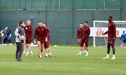 Trabzonspor, Eyüpspor Maçı İçin Hazırlıklarını Sürdürüyor