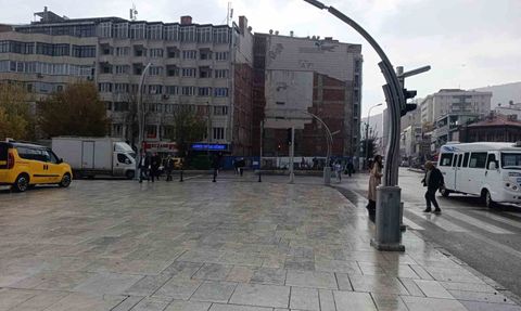 Afyonkarahisar'da Yağmur Başladı