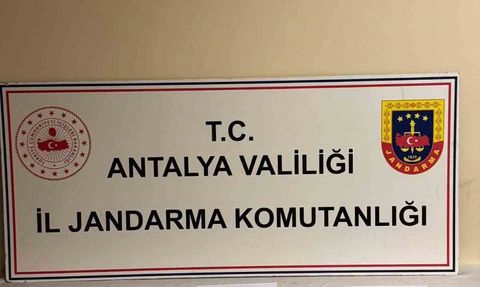 Antalya'da 1.3 Kilogram Kokain Operasyonu
