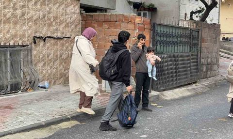 Arnavutköy'de İstitnat Duvarı Çöktü, Tahliye İşlemleri Başladı
