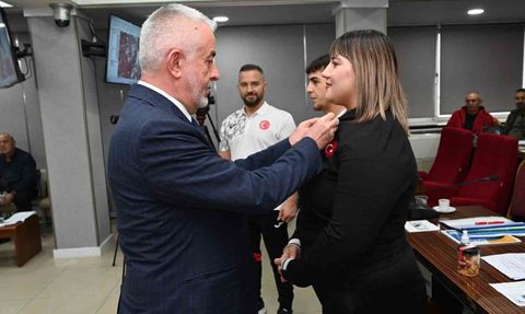 Başkan Başdeğirmen, Isparta'nın Şampiyon Sporcularını Ödüllendirdi