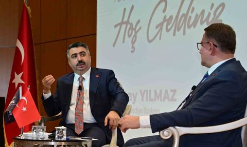 Başkan Yılmaz, Gençlerin Sorularını Yanıtladı