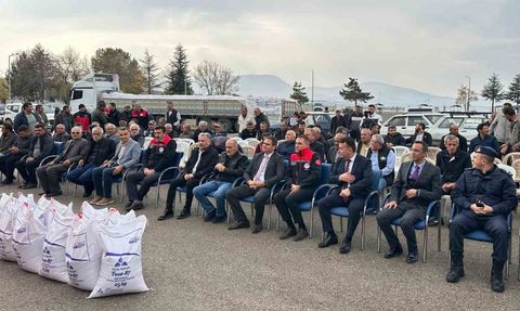 Beyşehir'de Çiftçilere Kırmızı Mercimek Tohumu Desteği