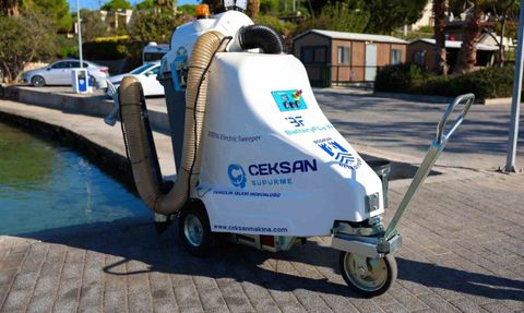 Bodrum'da Yeni Nesil Elektrikli Yol Süpürme Araçları Hizmete Girdi