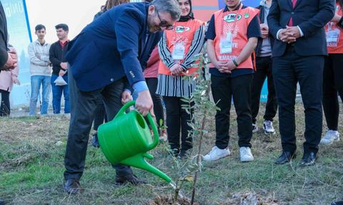 BŞEÜ'de 150 Zeytin Fidanı Dikildi