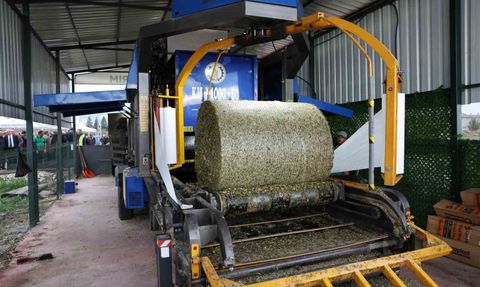 Bursalı Çiftçilere Silaj Paketleme Desteği