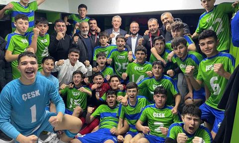 Çayırova Belediyesi U-16 Takımı Şampiyonluk Yaşadı