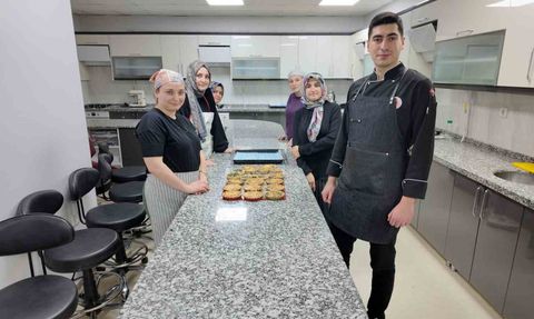Çayırova'da Geleceğin Pasta Şefleri Eğitim Programına Başladı
