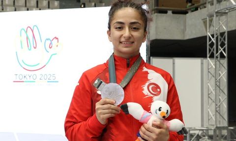 Deaflympics 2025: Buse Tıraş'tan İlk Madalya