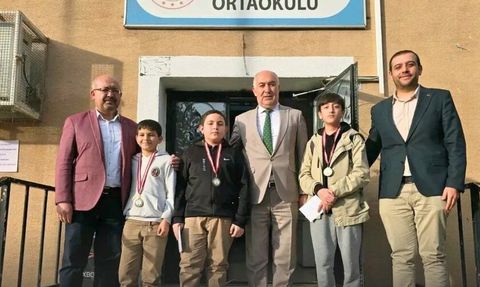 Emirdağ Atatürk Ortaokulu'nda Geleneksel Satranç Turnuvası Tamamlandı