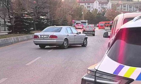 Erzurum'da Trafik Kazası: 3 Yaralı