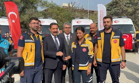 Hatay'a 12 Yeni Ambulans Gönderildi