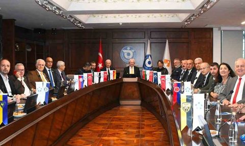 İzmir Spor Kulüpleri'nin Ekonomik Katkıları Tartışıldı