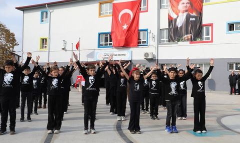 Karasu'da Duygu Dolu 10 Kasım Anma Programı