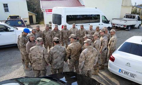 Kastamonu'da Kayıp Anne ve Oğlu İçin Arama Çalışmaları Devam Ediyor